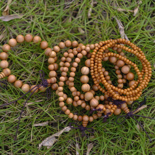 【陌上桃木系列-桃木手串】最早的一批桃树进入了老树期老树基本不会长桃子 伐掉之后的老桃树制作的桃木手串带自然木纹 美观大方 顺丰发货 商品图1