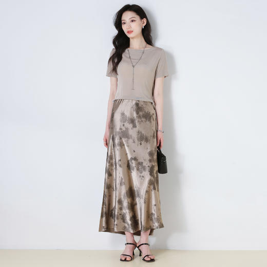 「高货sh」全新升级【铂金会员220/天猫299/差价79】(05734)洛诗琳水墨印花半身裙2025夏季缎面百搭显瘦松紧腰直筒裙 商品图3