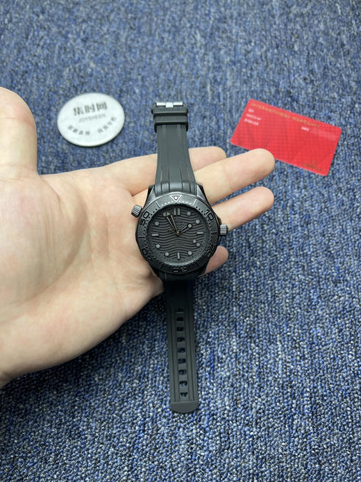 墨黑海马 桀骜登场 欧米茄VS新品海马300系列 陶瓷海马 男士机械腕表 表径43.50mm 商品图8