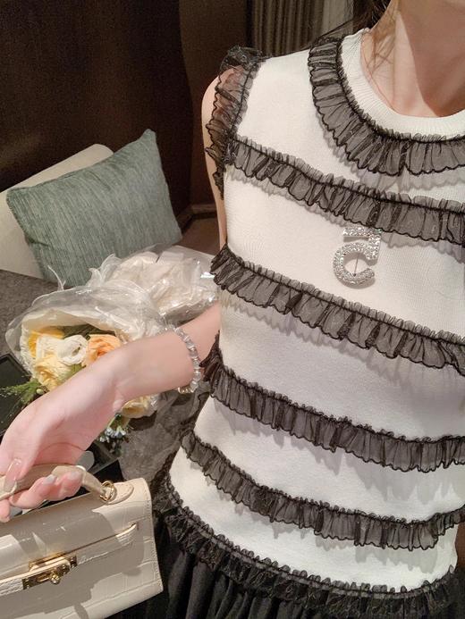 张心子【日常美女感】名媛高级感小香风背心针织上衣 U2503042 商品图6