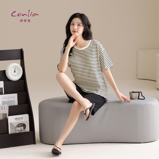 康妮雅女式短袖短裤套头套装 商品图3