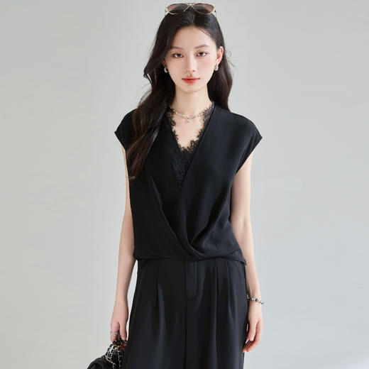 「高货sh」全新升级【铂金会员220/天猫289/差价69】(42456)洛诗琳夏季重工蕾丝花边拼接V领设计感气质假两件百搭上衣 商品图1