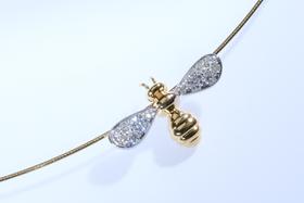 18K 镶钻小蜜蜂项圈