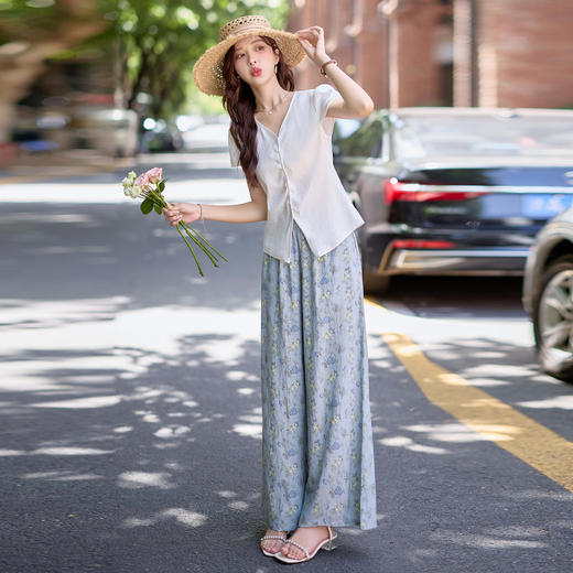 夏日绝美穿搭2025韩系气质抽褶短袖上衣温柔显瘦印花阔腿裤两件套 NSYY66136 商品图3