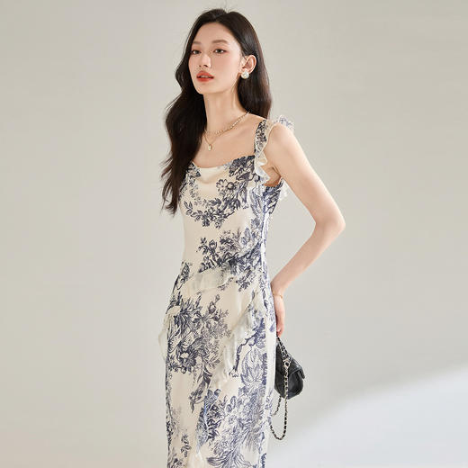 「高货sh」全新升级【铂金会员266/天猫359/差价93】(41806)洛诗琳夏季水墨画高级感荷叶边方领碎花收腰吊带连衣裙 商品图4