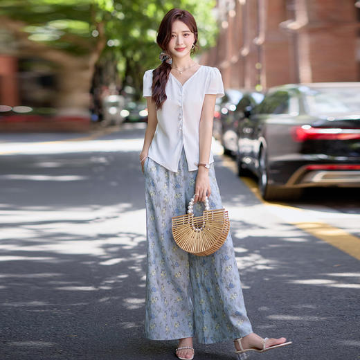 夏日绝美穿搭2025韩系气质抽褶短袖上衣温柔显瘦印花阔腿裤两件套 NSYY66136 商品图1