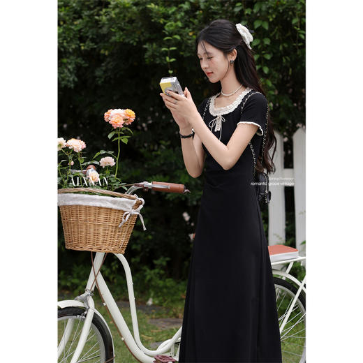 鹿向南「星月夜港」法式U领黑色短袖连衣裙女夏撞色系带A字长裙 商品图2