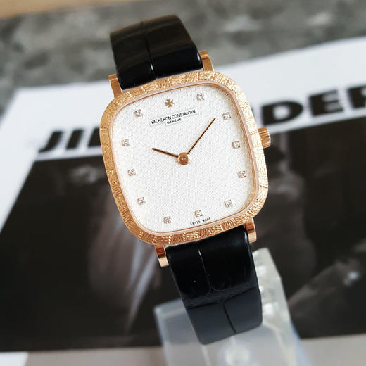 【95新】Vacheron Constantin 江诗丹顿Essentielles系列25150/000R-9643石英机芯26*27MM（女款）现售价：30300！300825TJ32 商品图3