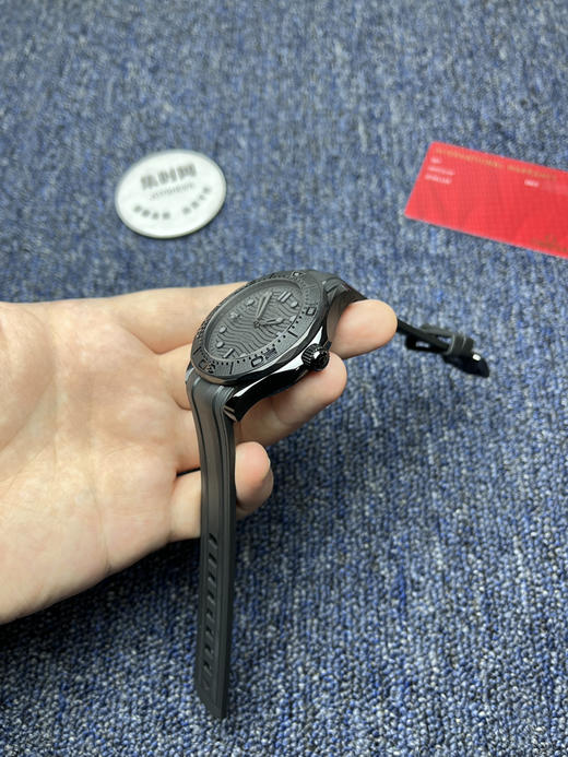 墨黑海马 桀骜登场 欧米茄VS新品海马300系列 陶瓷海马 男士机械腕表 表径43.50mm 商品图4