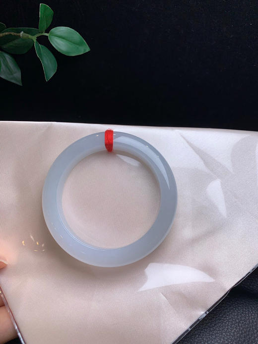 620351，55.7冰底种水手镯，底妆非常细腻干净。润润的 清新秀气 商品图4