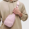 lululemon Everywhere Small Sling Bag便携休闲小包胸包斜挎包 商品缩略图8