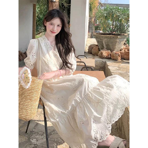 刺绣连衣裙 商品图2