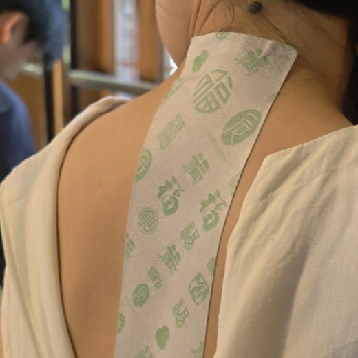 必囤单品🌿龙脊晒背贴，三伏限定补阳黄金法，艾叶+5味草本，还原阳光的温灸感，排除寒湿，细胞破壁技术高分子渗透到穴位，可随意剪裁，55cm覆盖面广泛4片/盒 商品图3