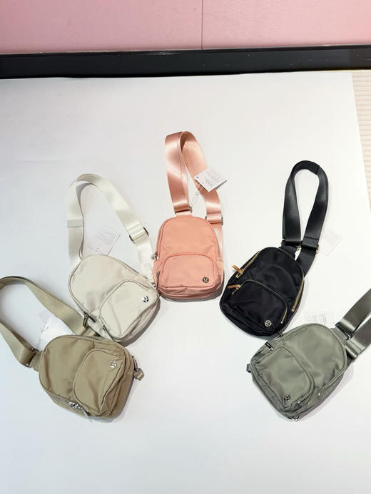 lululemon Everywhere Small Sling Bag便携休闲小包胸包斜挎包 商品图10