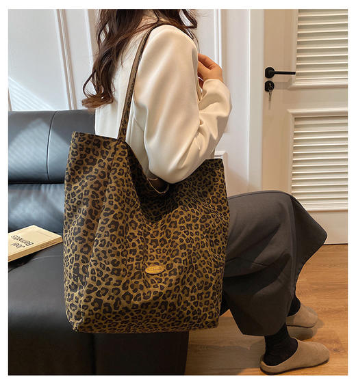 分镜头设计师品牌小众豹纹帆布包大容量正反两用单肩包简约休闲上班通勤包 商品图2