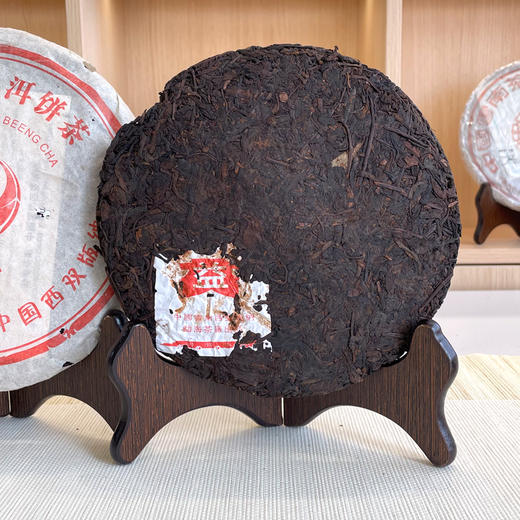 【强烈推荐】2005年大益501批次8592A普洱老熟茶 陈年粗老原料加黄片压制成饼  汤感甜润滑药香参香明显 干仓真品单片价   建议用大壶冲泡投茶重一点汤感会更好 商品图9