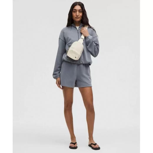 lululemon Everywhere Small Sling Bag便携休闲小包胸包斜挎包 商品图3