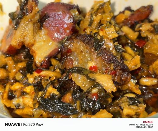 【屋头· 腊肉外婆菜】腊肉色泽红亮，肥瘦相间，纹理清晰，咸香四溢，肉质紧实而不柴-CC 商品图5