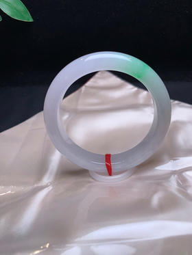 620360，55冰甜绿正圈手镯，清新秀气 一抹阳绿点缀其间