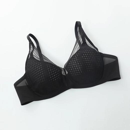 安莉芳 “升级蜂巢杯”大胸显小舒适透气女文胸EBW1082 商品图3