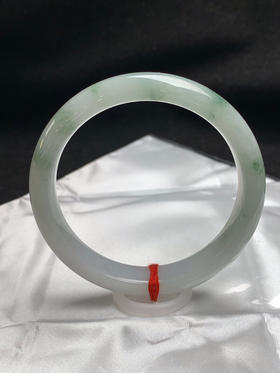 620365，60.5圈口，糯化飘花正圈平安镯，窄条形，种水好