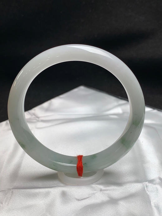 620365，60.5圈口，糯化飘花正圈平安镯，窄条形，种水好 商品图3