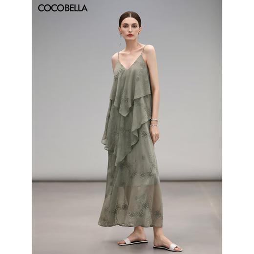 【限时秒杀】COCOBELLA万针刺绣炒色薄荷曼波吊带裙度假风飘逸大摆长裙FR7068 商品图0