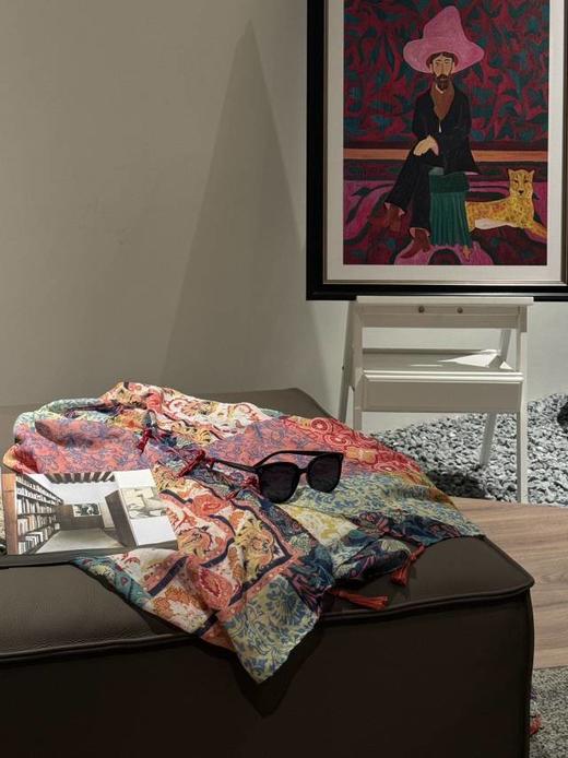 去沙漠 去川西旅游必备【新国风披肩】能防晒~能遮阳!主要拍照尊嘟巨美，盘扣的搭配元素十多巴胺花色，真的一整个被精致住了，头巾"披肩"小褂子·解锁它的多种围法!可盐可甜可乖可纯 商品图3