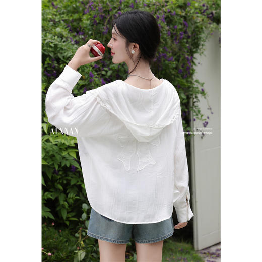 鹿向南「栀子雪」米白色防晒长袖衬衫夏季新款气质宽松连帽衬衣女L56323 商品图2