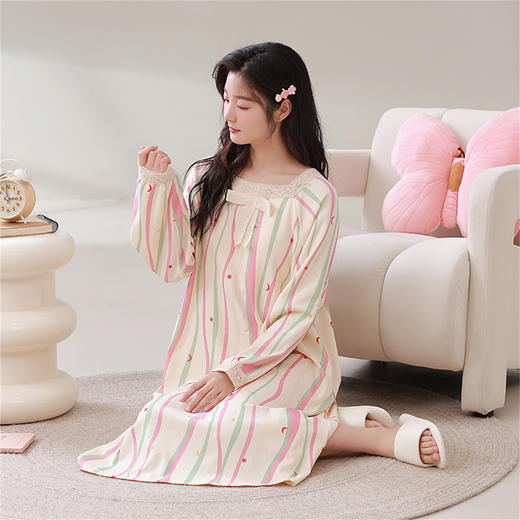 康妮雅女式长袖睡裙 商品图1
