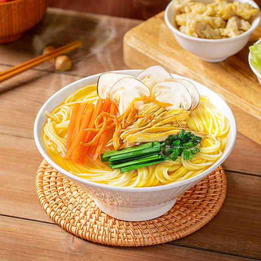 【高原采】 💞惠享版💞 松茸鸡汤干米线 袋装135g 天生好味 鲜味加倍 商品图2
