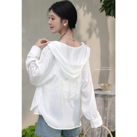 鹿向南「栀子雪」米白色防晒长袖衬衫夏季新款气质宽松连帽衬衣女L56323 商品图1