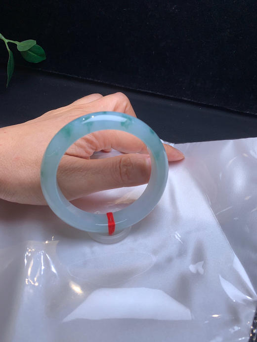 620371，54.5冰飘花手镯，一半飘花。整体清新干净，润润的 商品图5