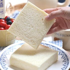 🍞巴氏鲜乳云朵吐司 · 蓬松柔软 · 香醇新鲜· 健康营养且安心 · 0香精 · 0色素 · 0防腐剂 · 0反式脂肪酸