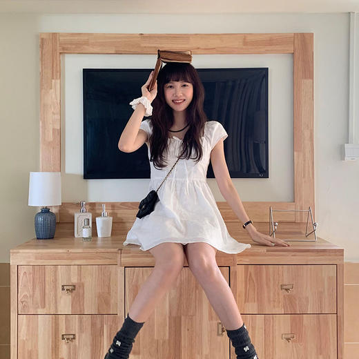 西遇方领白色连衣裙女夏季新款系带蝴蝶结刺绣薄纱A字裙SS051070 商品图3