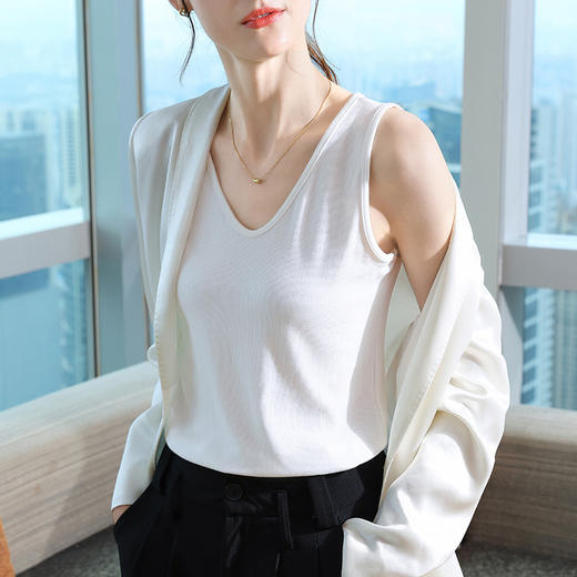 百媚生 V领可外穿遮副乳无袖坎肩上衣吊带背心X5X2282 商品图7