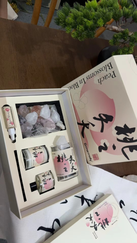 桃之夭夭香氛礼盒+大号购物袋