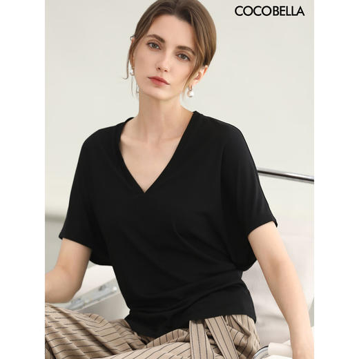 COCOBELLA别致V领拼接黑色短袖T恤女夏日松弛感半袖NTS0068 商品图0