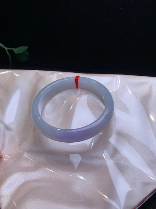 620369，55.5淡紫底手镯，很清新秀气，一截带粉紫底，干净清爽 商品图4