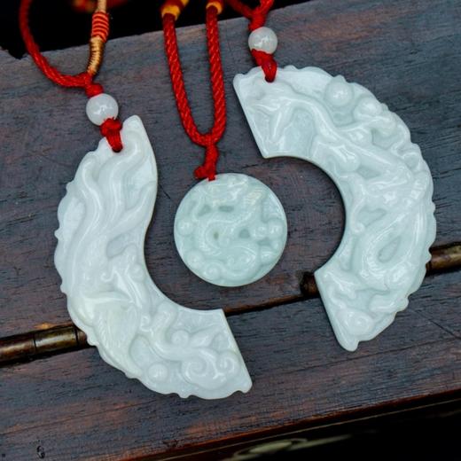 纯天然A货  翡翠龙凤子佩    &  翡翠雕刻师—万方玮大师设计&  权威机构检测证书，品质保障 商品图3