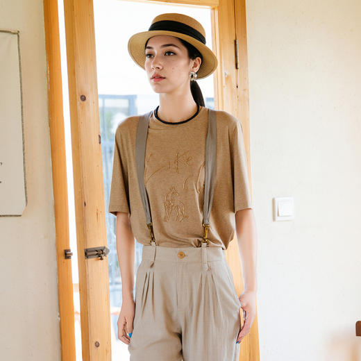 谜底T恤短袖女2025秋季新款简约百搭卡其色钉珠绣花上衣257MT7773 商品图1