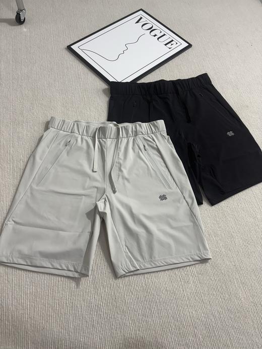 点此购买 可隆夏季男士梭织防泼水多口袋户外运动5分裤 bk 323015 商品图0