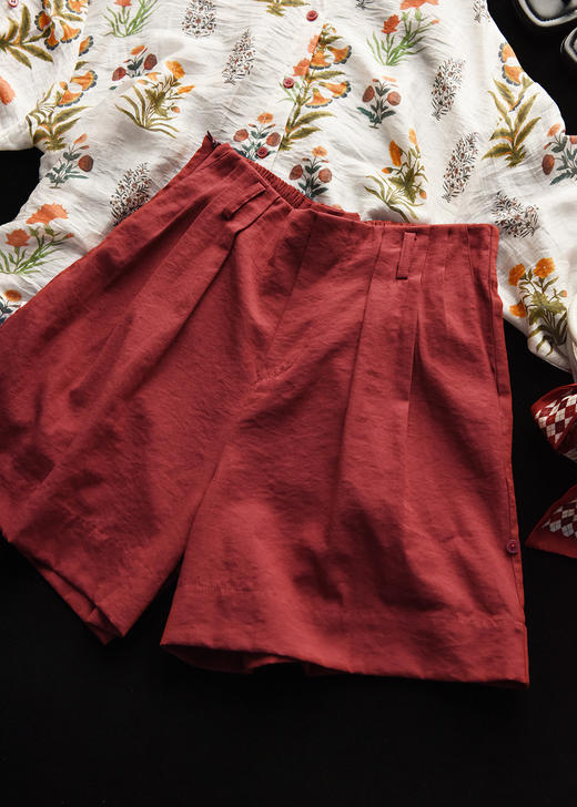 红石榴高腰小A阔腿翻折边天丝麻短裤 商品图6