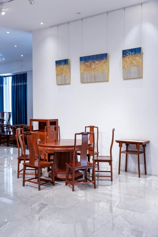 红桥红  家具严选  缅甸花梨（大果紫檀）【128雕花牙边六角底座圆餐桌 九件套】 商品图1