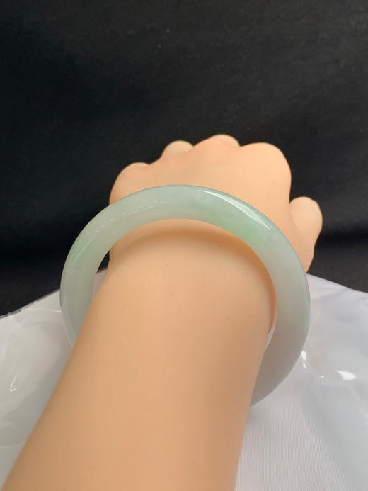 620376，54.6圈口，糯化晴水细圆条美人条，半截清水底色 商品图4