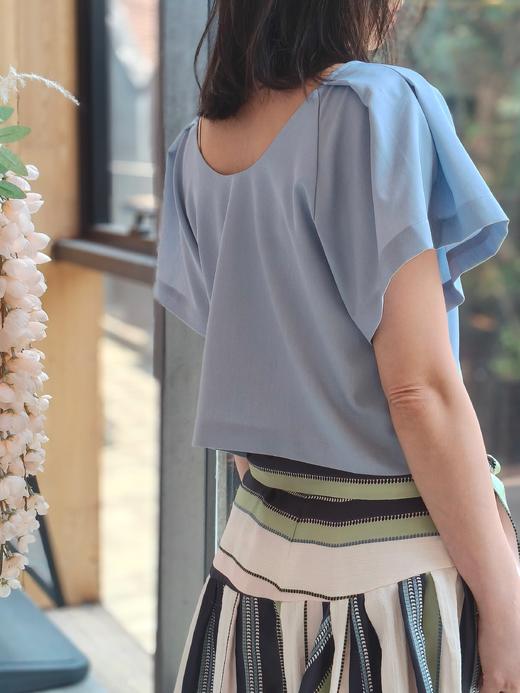 TYNVIE 飘逸袖短款衬衫 - 青蓝色 商品图2