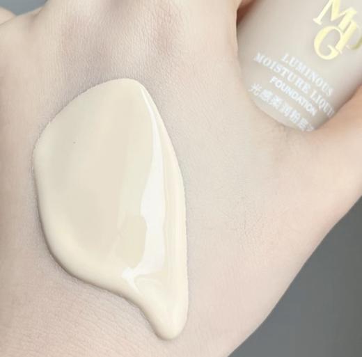 毛戈平光感柔润水奶油粉底液30ml 中样正装滋润干皮奶油肌 商品图3