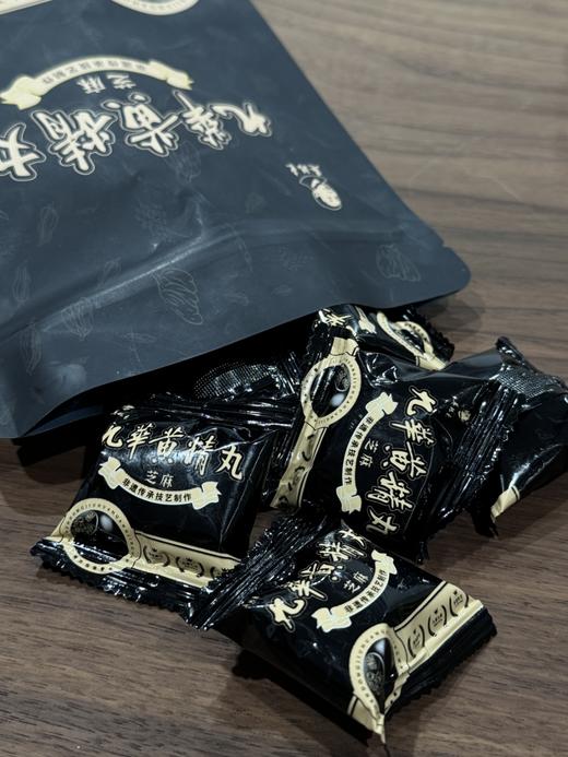 ⏰熬夜伤的发，现在补还来得及！ 养生女孩的零食柜C位 你的“头发加油站” 以黑养黑的💥王炸CP 有非遗黄精的芝麻丸！ ✅九华黄精+黑芝麻    科学配比  ✅九华山核心产区8年以上地道多花黄精 商品图2