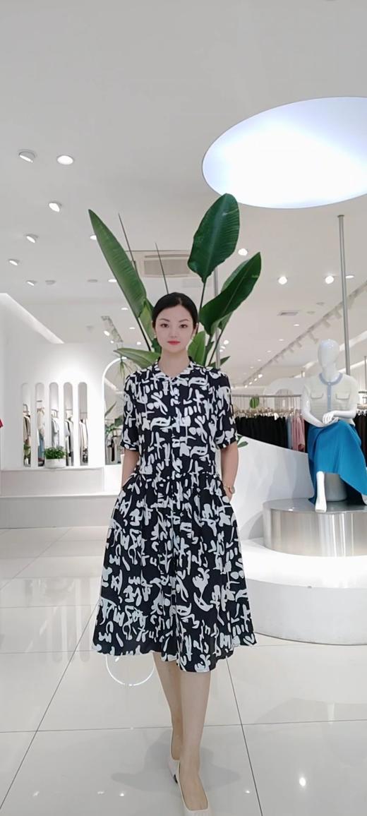 582578夏款上新 字母印花真丝连衣裙 商品图1