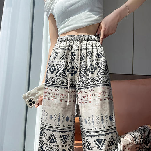 西遇冰丝民族风休闲裤女夏季新款印花高腰抽绳薄款阔腿裤SS051025/SS051026 商品图2